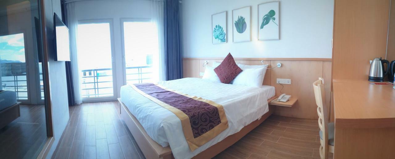 Mio Hotel Куи Нхон Екстериор снимка