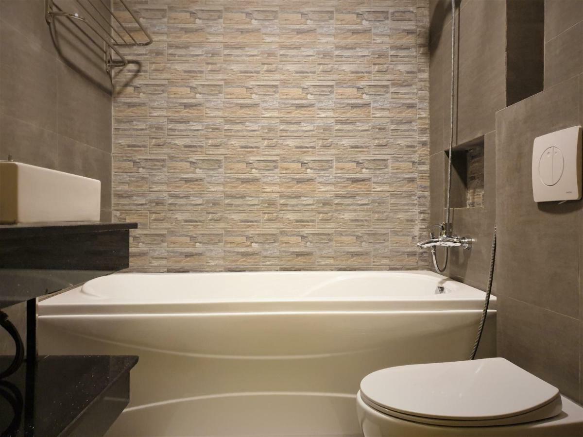 Mio Hotel Куи Нхон Екстериор снимка