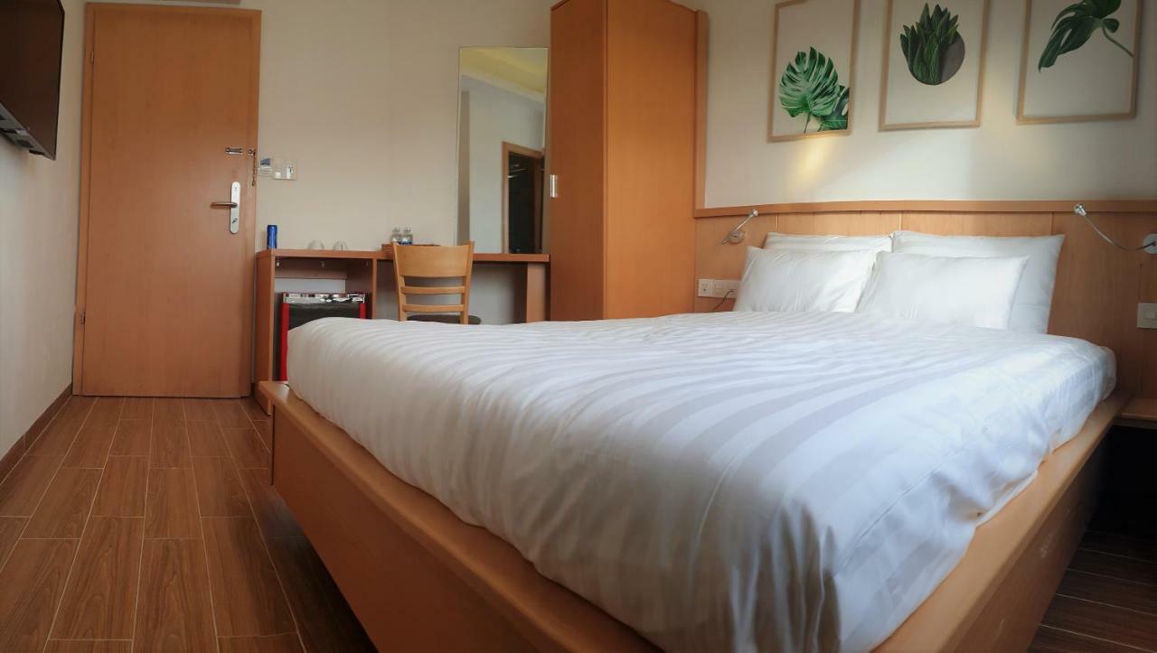 Mio Hotel Куи Нхон Екстериор снимка